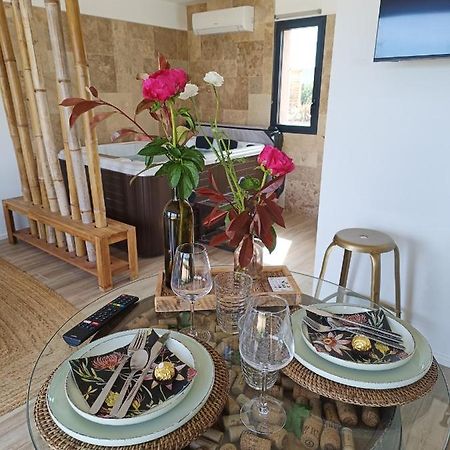 Le Pavillon Des Pivoines Bed & Breakfast Hyeres Bagian luar foto