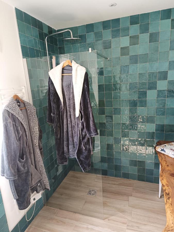 Le Pavillon Des Pivoines Bed & Breakfast Hyeres Bagian luar foto