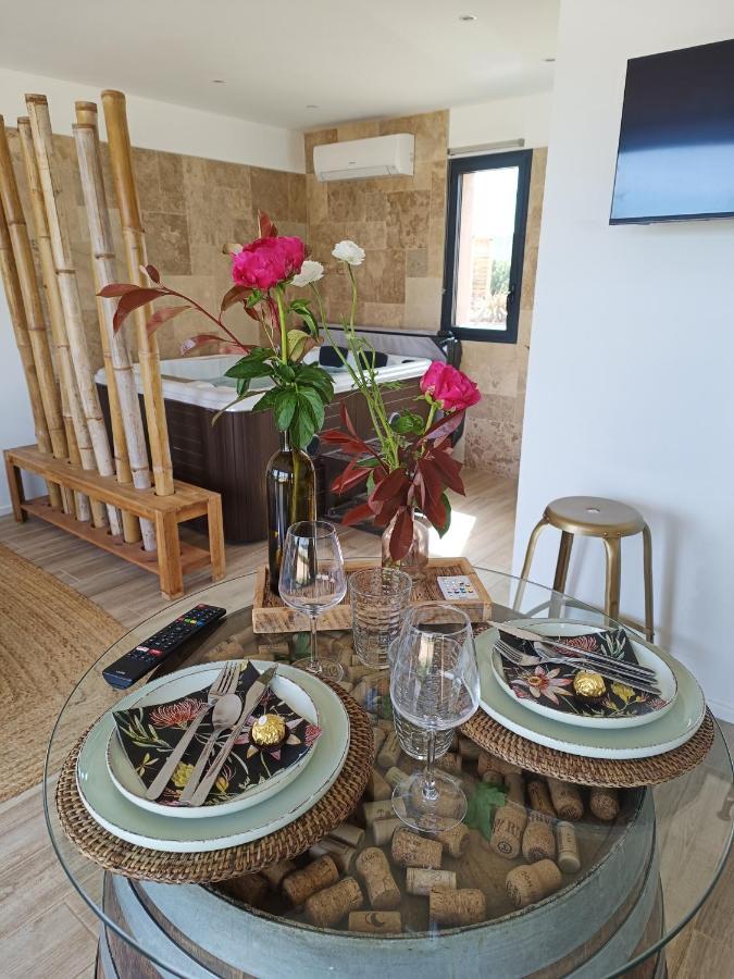 Le Pavillon Des Pivoines Bed & Breakfast Hyeres Bagian luar foto