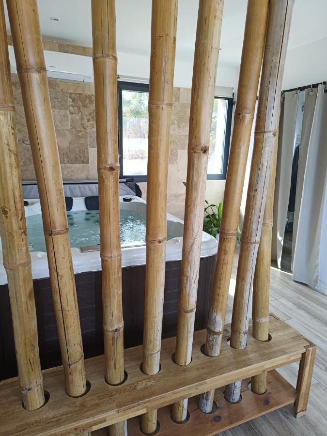 Le Pavillon Des Pivoines Bed & Breakfast Hyeres Bagian luar foto